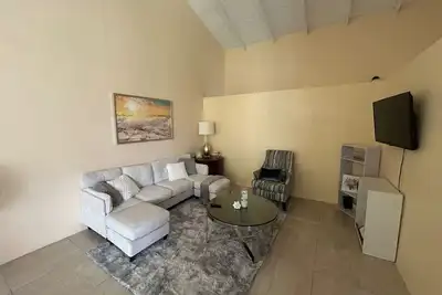 Image de Hibiscus Apartment Lovely 2-bedroom apartment with Ac in Gros Islet/Corinth