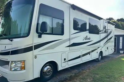 Image de Peaceful Rv with Ac in charming Combine