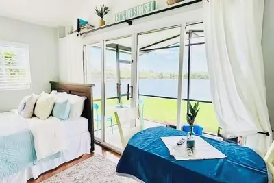 Image de Waterfront Venice Nokomis Fl Bay view Private Guest suite/house pet friendly