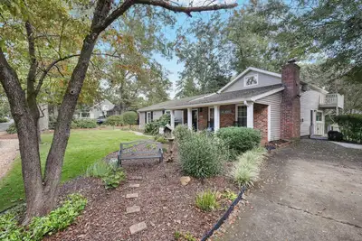 Image de Lake Point Cottage at Acworth Beach