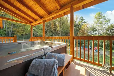 Image de Secluded, Mountain Views, Hottub, Cabin, Cozy, Firepit