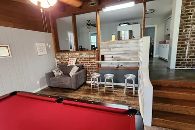 Image de 3-bedroom 3 bath house w/ dock minutes from downtown Savannah