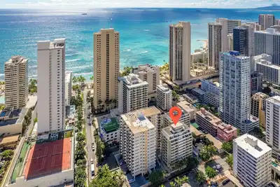 Image de Waikiki Getaway! ! Walking 2-bedroom apartment in gorgeous Honolulu with Ac