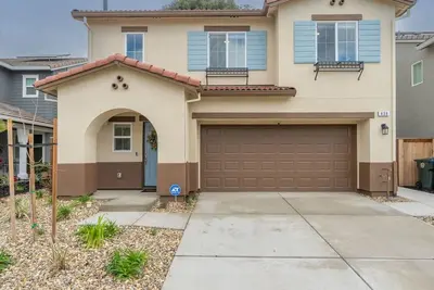 Image de Luxury Golf Course Retreat With Stunning Views Of Fairway & Ponds