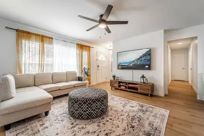 Image de Family-Friendly 4br Home Near Sanford Airport - Cozy & Convenient