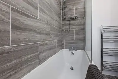 Image de Charming 3-Bedroom Family Home in Peaceful Telford – Comfort & Convenience