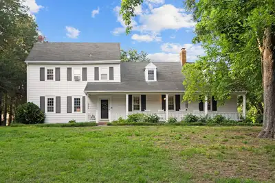 Image de Stunning Home w/Private Pool, Garden & Firepit