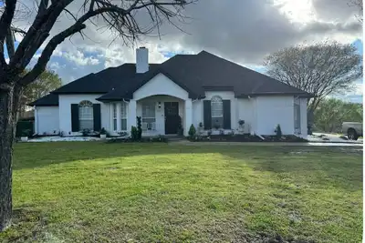 Image de Welcoming 3-bedroom 2 bath home in charming Forney.