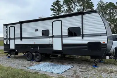 Image de Welcoming Rv-sleeps 4-6! Brand new!