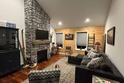 Image de Hidden Hill Cabin Brand new!