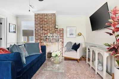 Image de Historic 2br Suite Steps to King St