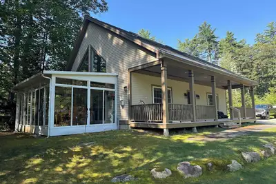 Conway Lake Charm - Beautiful Waterfront Community