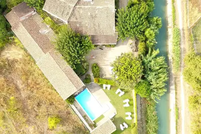 Image de Gîtes chez Cécile à Lagnes, Vaucluse, aux portes du Luberon