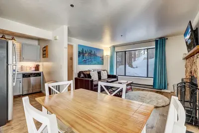 Image de Cozy One-Bedroom Tahoe Getaway - Top of Kingsbury