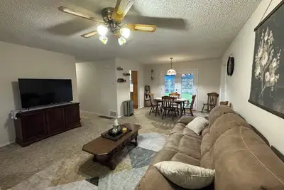 Image de Cozy 3-bedroom, 1-bath home with a homey feel!
