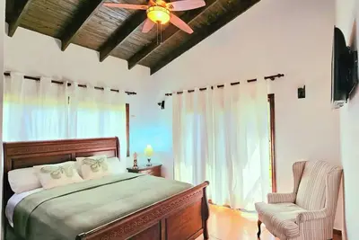 Image de Romantic villa with panoramic view of the mountains.