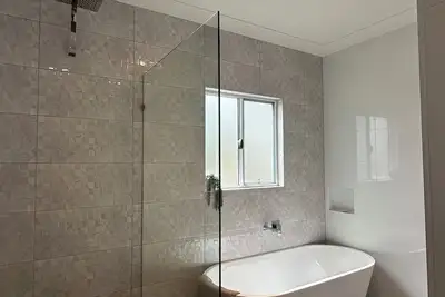 Image de Cosy and comfortable executive Unit with gorgeous views and close to town centre