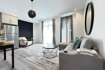 Image de Bentley Commons Luxury 4 Bedroom Townhome in the Fallsview Tourist District