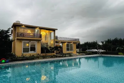 Image de The Kohinoor Farm- A lux retreat with pvt, pool in Manesar, close to Delhi/Ncr