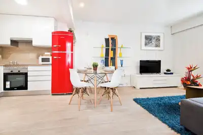 Image de Comfortable and bright apartment - 9 min from the station