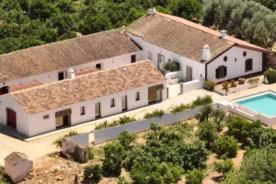 Image de Maison de campagne 'Quinta Do Alvisquer' avec piscine partagée, Wi-Fi et climatisation