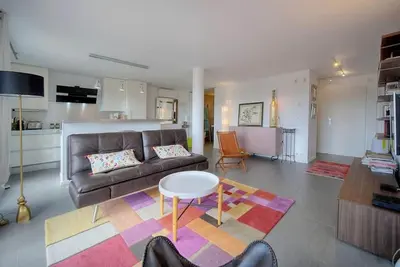 Image de Très beau T2 lumineux, au calme, piscine  jardin