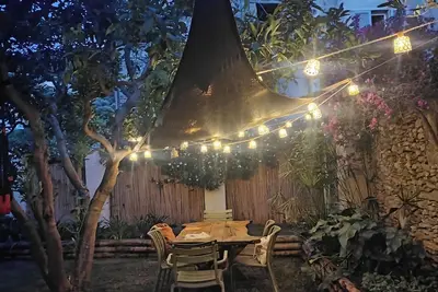 Image de Outdoor expériences! The Secret Garden-Mandaranthouse bike-friendly holidays home