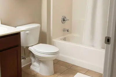 Image de Peaceful 2-bedroom apartment with Ac in charming Davenport