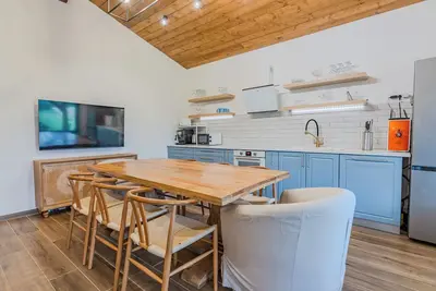 Image de Westwand Villas - Casa de Vacanta cu 5 Dormitoare - Gratar/Terasa/Gradina