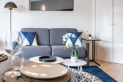 Image de Monaco Border, Parking, See View