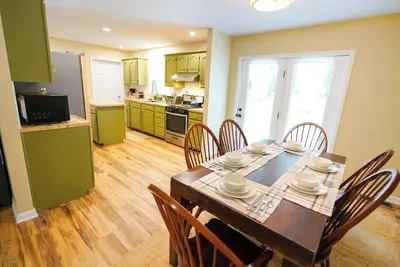 Image de An explorer's escape - 3 bed 2 bath house with Ac in Hico