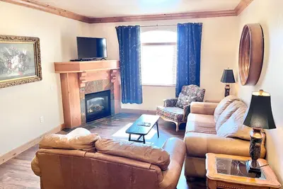 Image de 1057 • Alpine Zermatt King Villa + Kitchen Near Deer Valley Ski Resort