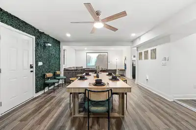 Midterm Rental 2 King Beds! Perfect Uga Location