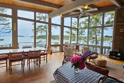 Image de Lasky Cottage - Contemporary, Ocean View Cottage