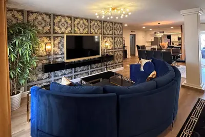 Image de Hollywood in Tempe! 8 Beds+Asu+Pool+Ht+16 Guests