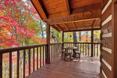 Image de Romantic Fall Smoky Mountain Studio Cabin, In-Cabin Jetted Tub, Hot Tub