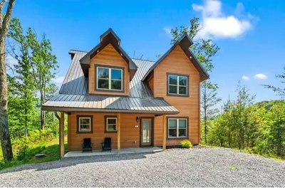 Image de Smoky Mnt /Modern Cabin/4 bd 4 bth w/Hot Tub!