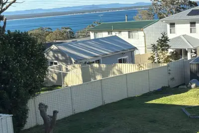 Image de A relaxing getaway with beautiful water views