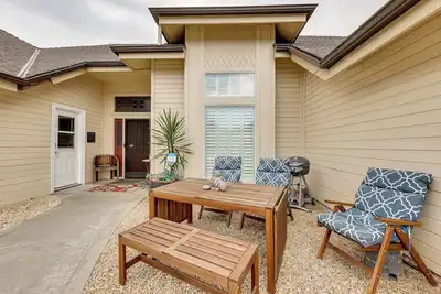 Image de Golf, Hike, Explore: Apt 9 Mi to Dtwn Fresno!