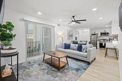 Image de Central Dallas stay/Pool/ Gym/Med district/Oaklawn