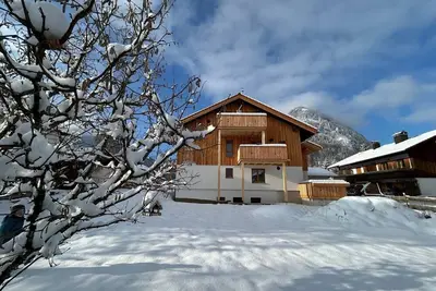 Image de Comfort apartment with 2 bedrooms, 2 bathrooms & fireplace - space for the whole family