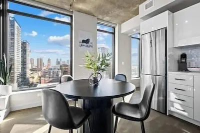 Image de King Bed | Dt Skyline View | Mins to Saddledome