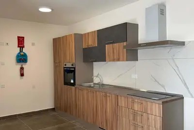 Spacious Stay New 2br with Balcony - by HostMT