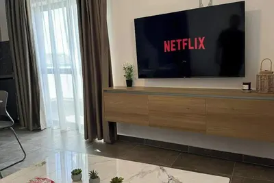 Image de Deluxe 2 bedroom Apt + balcony – by HostMT