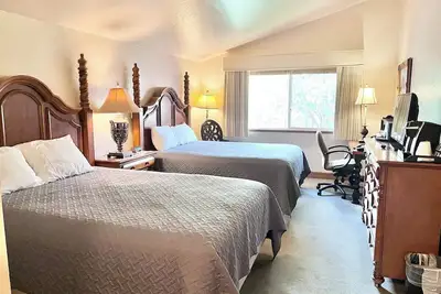 Image de 3070 • Double Queen Getaway at Zermatt Resort Near Park City