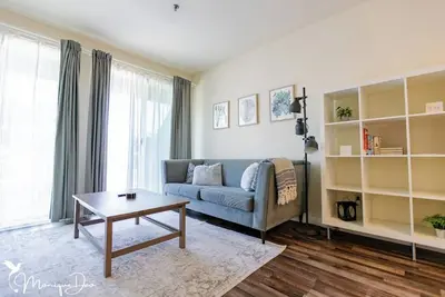 Image de Bright 3bd w/ Gym, Workdesks, Ac