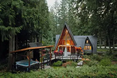 Image de Fern Haus and Cottage- unique mtn view cabin!