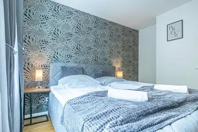 Image de Comfy 1br+1lr w/ Balcony, 9-Min to City Center