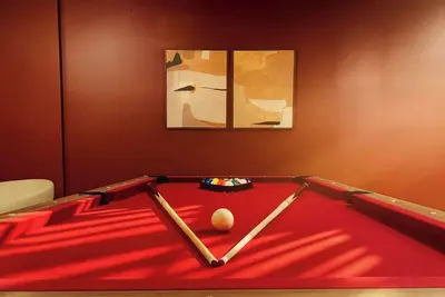 Image de Billiards, Patio, Parking