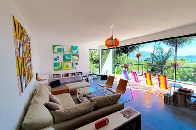 Modernist Home with Panoramic Lagoon Views